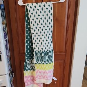 Old Navy Green and White Knit Scarf